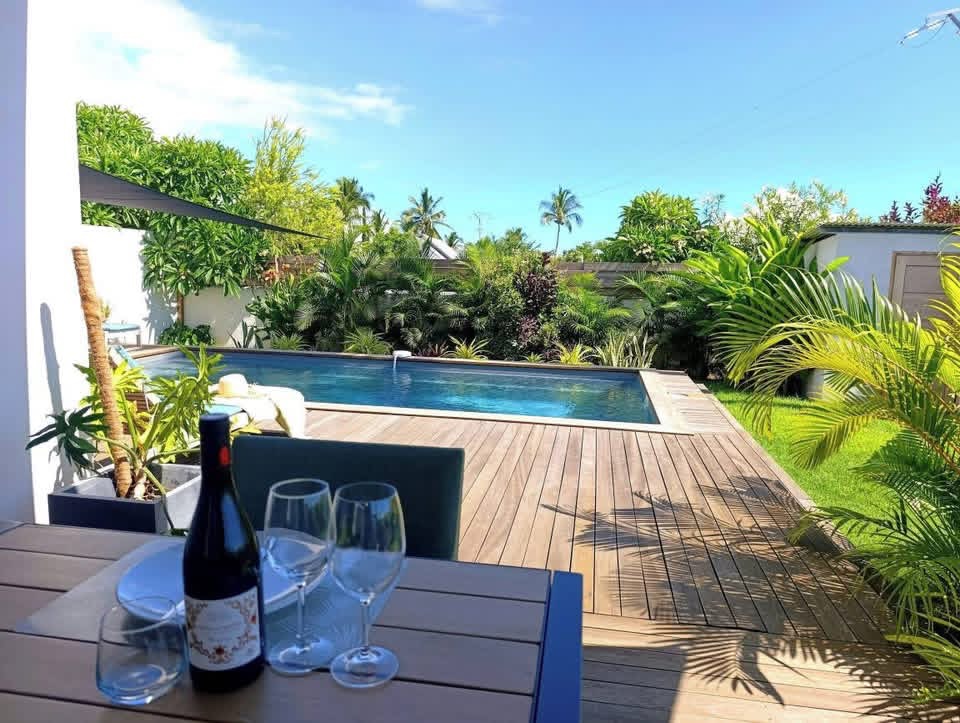 Piscine chauffée avec vue océan